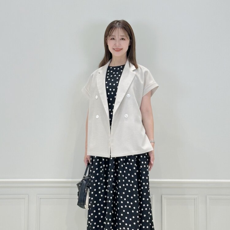 サテンストレッチフレアスカート＞はe-shoppingに近日入荷予定