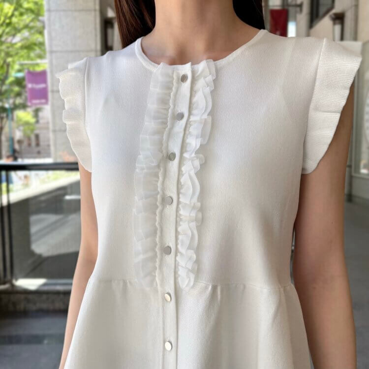 【未使用タグ付き】M-PREMIER ギャザーフリルネックブラウス SALE】人気アイテム！＜ギャザーフリルネックブラウス＞をご紹介