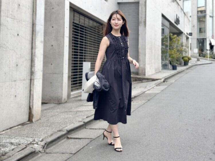 FEW ITEMS / 【SALE】＜フロントフリルノースリーブワンピース＞が残り