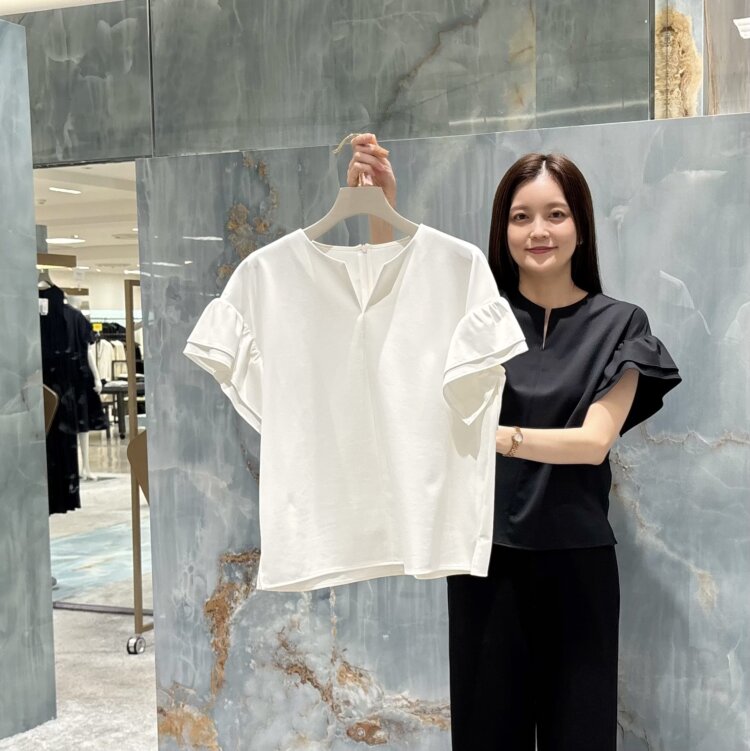 SALE】先週の人気アイテム＜ポンチデザインスリーブパールボタン