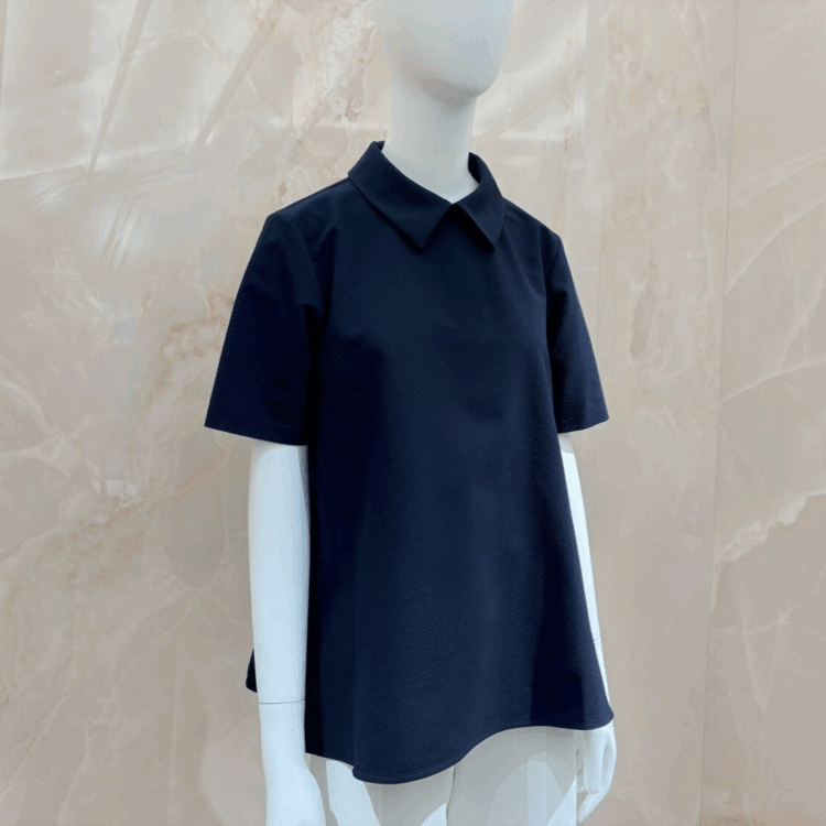 m,i,d, navy” / バックパールボタンが目を惹く新作ブラウスが入荷しま