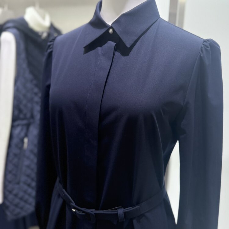 ドットプリントバックサテンワンピース＞はe-shoppingに明日入荷予定