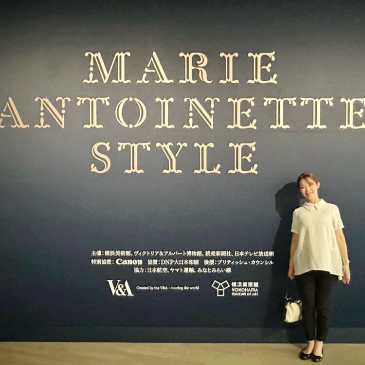 m,i,d, navy” / 新作パールボタンバンドカラーペプラムブラウスが入荷