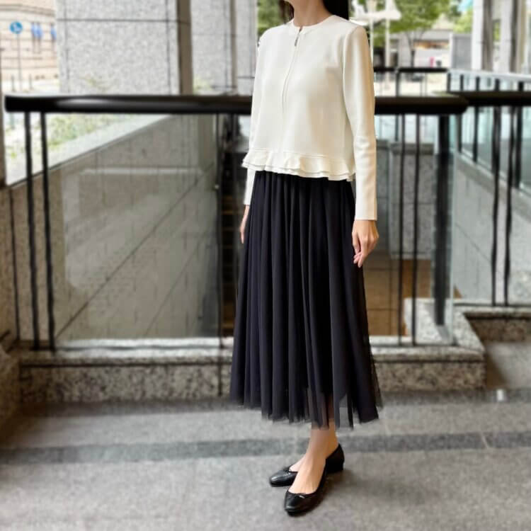 可愛くも大人上品な一枚で着映える”フクレジャガードギャザー切替